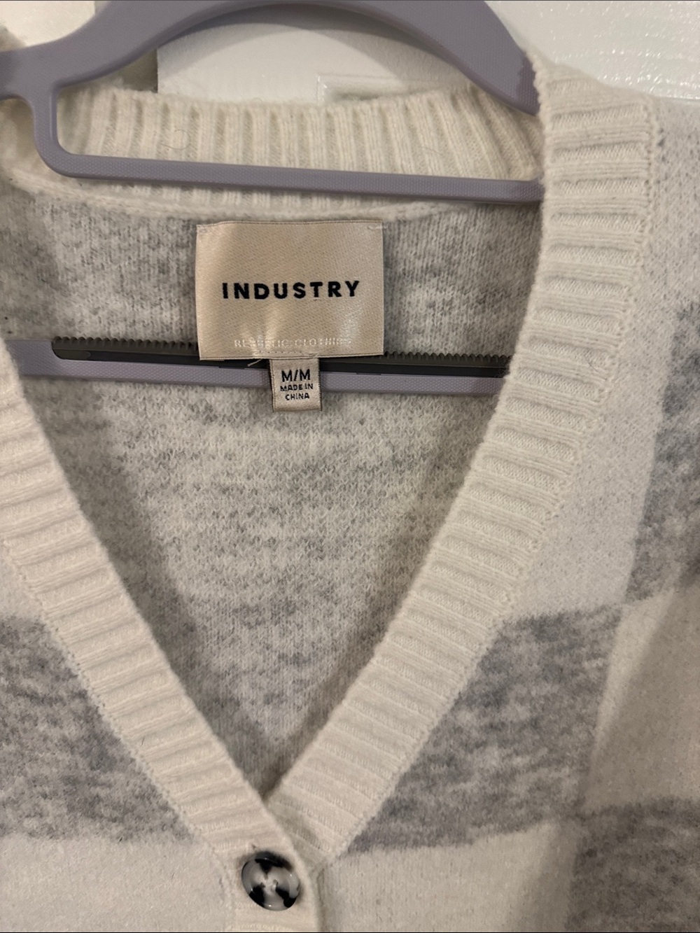 Women's Gray & Cream Checkered V-Neck Cardigan Sweater - Picture 2 of 3